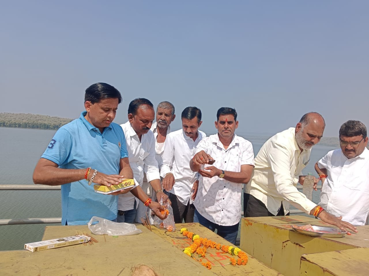 सुखलिया ठीकरिया डेम से सिंचाई के लिए नहरों में छोड़ा गया पानी