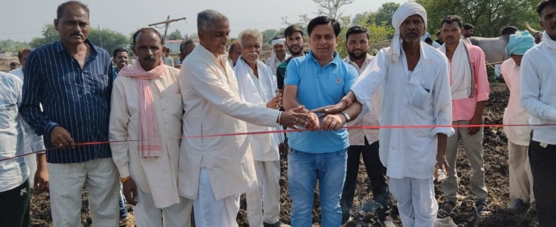 बैलगाड़ी दौड़ प्रतियोगिता में रुंधलाई के विजय पटेल ने जीता प्रथम पुरस्कार